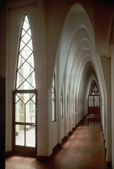 Gaudi, Colegio Teresiano à Barcelone