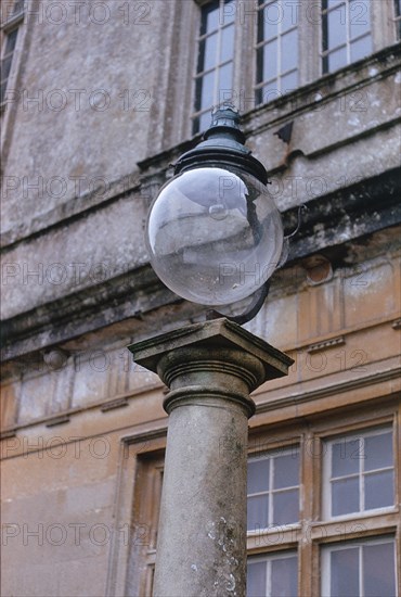 EXTERIOR-DETALLE DE FAROL
BATH, COUNTRY/CASA SEÑORIAL
INGLATERRA

This image is not downloadable. Contact us for the high res.