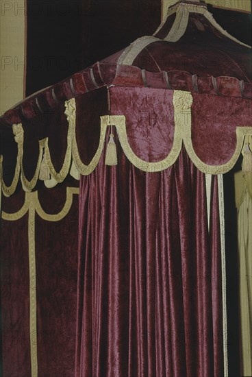 INTERIOR-DETALLE DEL DOSEL DE LA CAMA
NACION, COUNTRY SIGLO XVII/CASA SEÑORIAL
INGLATERRA
This image is not downloadable. Contact us for the high res.