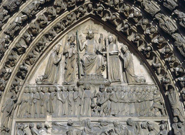 PORTICO DEL JUICIO FINAL 1220/30 Det del timpano-Resurreccion muertos/peso almas/Cristo Juez
PARIS, NOTRE DAME
FRANCIA