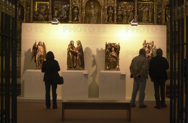 VAHIA ALEJO DE
D- ESCULTURAS EN LA EXPOSICION SOBRE EL V CENTENARIO DE LA MUERTE DE ISABEL LA CATOLICA - 2004
MEDINA DEL CAMPO, COLEGIATA DE SAN ANTOLIN
VALLADOLID