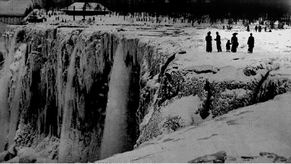 D- CATARATAS DEL NIAGARA CONGELADAS EN 1911
NACION, EXTERIOR
CANADA