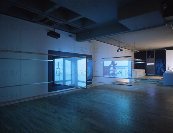 MANGLANO OVALLE IÑIGO 1961-
DET- CLIMATE - 2000 - 3 CANALES DVD Y AUDIO INSTALACION ESTRUCTURAS DE ALUMINIO Y PANTALLAS
MADRID, GALERIA SOLEDAD LORENZO
MADRID