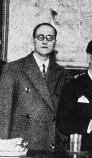 D- JORGE GUILLEN - HOMENAJE A GONGORA EN EL ATENEO - SEVILLA 1927 (Conj 82527)
SEVILLA, ATENEO
SEVILLA