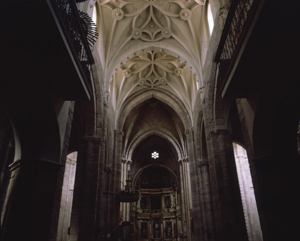 INTERIOR- NAVE CENTRAL DE LA IGLESIA DE SANTA MARIA DEL AZOGUE- BOVEDAS ESTRELLADAS- GOTICO ESPAÑOL
BENAVENTE, IGLESIA DE SANTA MARIA DEL AZOGUE
ZAMORA