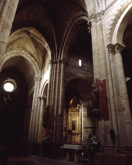 INTERIOR DE LA IGLESIA DE SANTA MARIA DEL AZOGUE- S XIII - GOTICO ESPAÑOL
BENAVENTE, IGLESIA DE SANTA MARIA DEL AZOGUE
ZAMORA