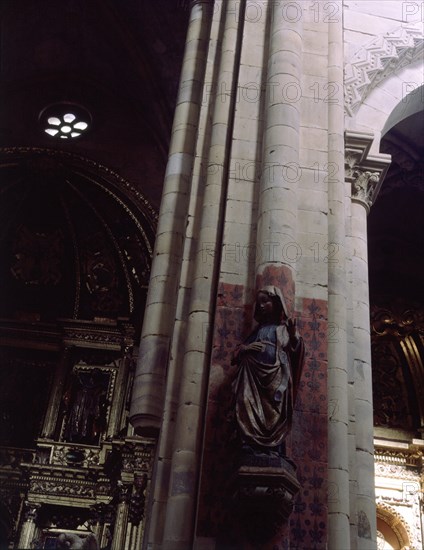 ESCULTURA DE LA VIRGEN - S XIII - GOTICO ESPAÑOL
BENAVENTE, IGLESIA DE SANTA MARIA DEL AZOGUE
ZAMORA