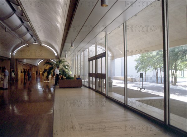 KAHN L.I
INT-GALERIA ABOVEDADA DE ENTRADA AL MUSEO
FORT WORTH-TEXAS, MUSEO KIMBELL
EEUU