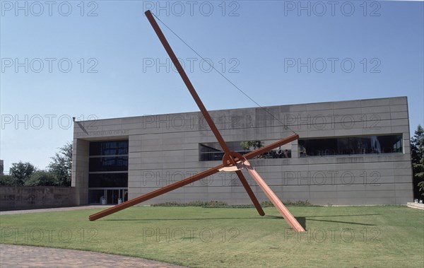 EXTERIOR-ESCULTURA AL AIRE LIBRE S XX
DALLAS-TEXAS, MUSEO DE ARTE
EEUU