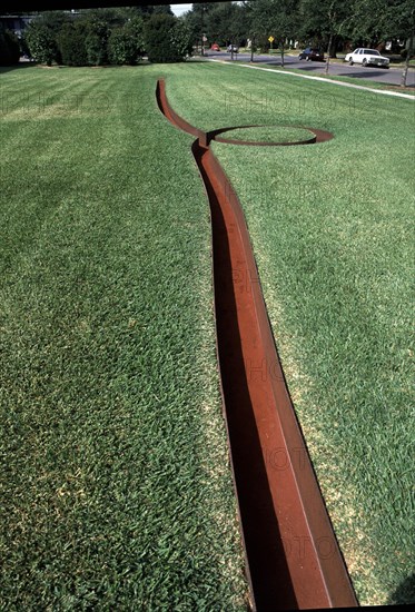 HEIZER MICHAEL 1944-
ISOLATED MASS/CIRCUMFLEX 2- 1968/78- INSTALACION- HIERRO-ESCULTURA S XX
HOUSTON-TEXAS, MENIL COLECCION
EEUU

This image is not downloadable. Contact us for the high res.