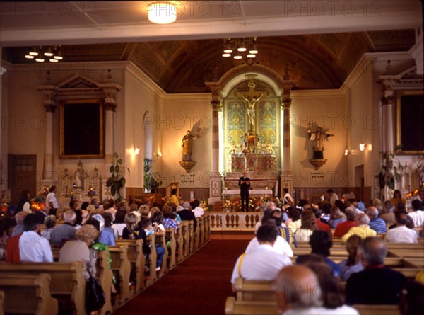 INTERIOR-IGLESIA DE SAN FRANCISCO JAVIER-1845-SANTUARIO DE KATERI-TEKATWITHA
MONTREAL, RESERVA INDIA/MOHAWK
CANADA
This image is not downloadable. Contact us for the high res.