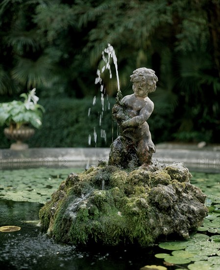 FUENTE CON ESCULTURA MITOLOGICA
BAZTAN VALLE, EXTERIOR
NAVARRA