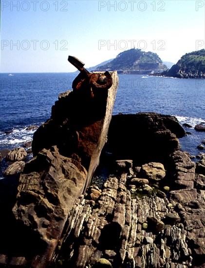 ESCULTURA-"PEINE DE LOS VIENTOS" EN ROCAS SOBRE EL MAR- HIERRO - 1972-77
SAN SEBASTIAN, EXTERIOR
GUIPUZCOA
