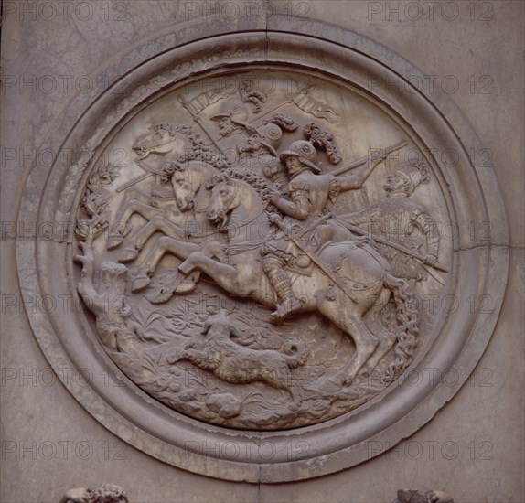 MACHUCA PEDRO 1490/1550
FACHADA OCCIDENTAL-TONDO CON BAJORRELIEVE CON TEMAS ALUSIVOS A LOS TRIUNFOS DE CARLOS V
GRANADA, PALACIO CARLOS V
GRANADA