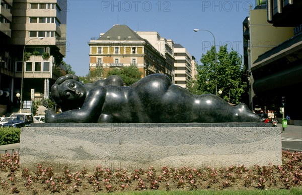 Botero, Femme nue couchée