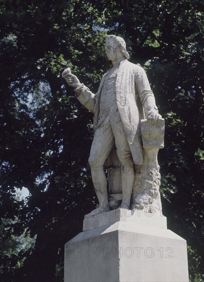 ESTATUA DE ANTONIO JOSE CAVANILLES (1745-1804) - SACERDOTE Y BOTANICO
MADRID, JARDIN BOTANICO
MADRID
