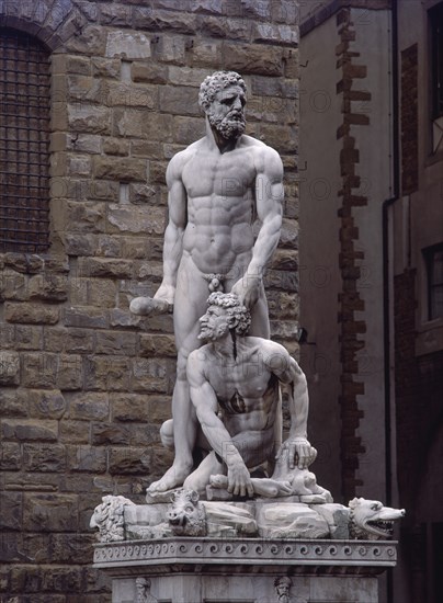 BANDINELLI BACCIO 1493/?
HERCULES Y CACO - S XVI - GRUPO ESCULTORICO SITUADO EN LA PLAZA DE LA SEÑORIA
FLORENCIA, EXTERIOR
ITALIA