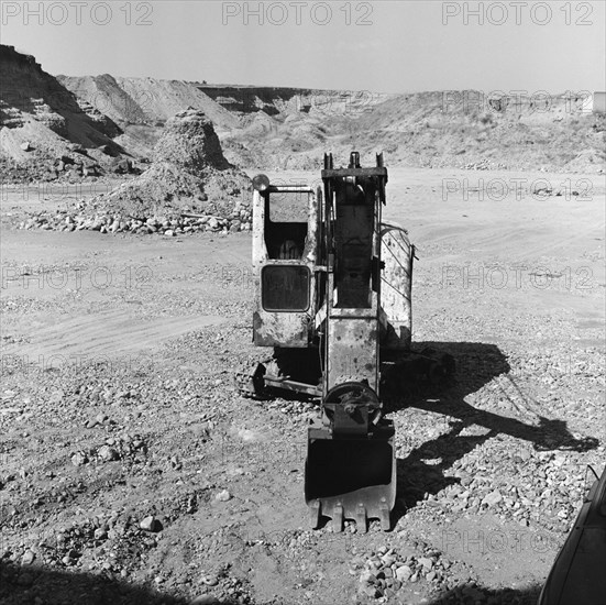 EXCAVADORA - CANTERA EN EL VALLE DEL JARAMA - AÑOS 60 - ByN 41483
ARGANDA, EXTERIOR
MADRID