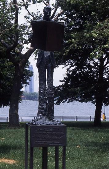 PATNER PHILLIP
ESTATUA DE JOSEPH PULITZER (1847-1911) EN LA ISLA DE LA LIBERTAD - S XX
NUEVA YORK, EXTERIOR
EEUU

This image is not downloadable. Contact us for the high res.