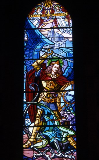 INTERIOR - VIDRIERA - SAN MIGUEL ARCANGEL VENCIENDO AL DRAGON
LABOUHEYRE, IGLESIA PARROQUIAL
FRANCIA