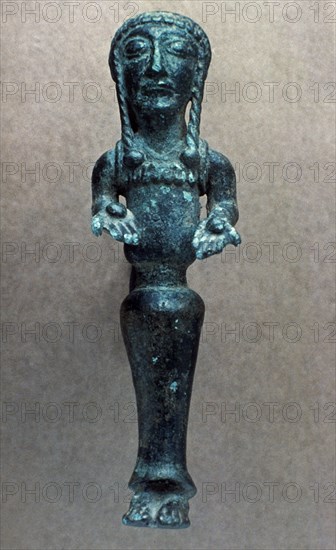 FIGURA FEMENINA PROCEDENTE DE COLLADO DE LOS JARDINES-SANTA ELENA (JAEN)
MADRID, MUSEO ARQUEOLOGICO NACIONAL
MADRID