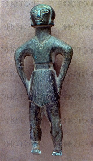 FIGURA MASCULINA PROCEDENTE DE COLLADO DE LOS JARDINES-SANTA ELENA (JAEN)
MADRID, MUSEO ARQUEOLOGICO NACIONAL
MADRID