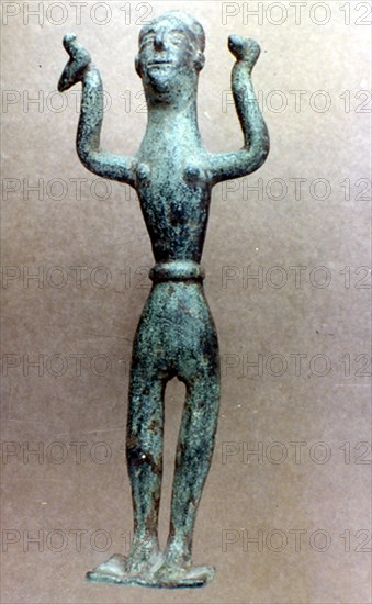 FIGURA FEMENINA OFERENTE - COLLADO DE LOS JARDINES - SANTA ELENA JAEN
MADRID, MUSEO ARQUEOLOGICO NACIONAL
MADRID