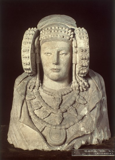 DAMA DE ELCHE (ALICANTE) ESCULTURA IBERICA S IV AC -DESCUBIERTA EN 1897
MADRID, MUSEO ARQUEOLOGICO NACIONAL
MADRID