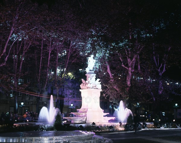 RODRIGUEZ VENTURA 1717/1785
FUENTE DE APOLO ILUMINADA CON MOTIVO DE LA BODA DE FELIPE DE BORBON Y LETIZIA ORTIZ - MAYO 2004
MADRID, PASEO DEL PRADO
MADRID