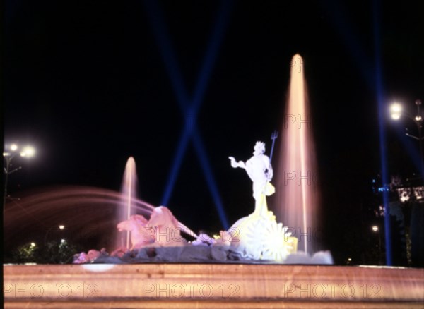 MENA JUAN PASCUAL DE 1707/1784
FUENTE DE NEPTUNO ILUMINADA CON MOTIVO DE LA BODA DE FELIPE DE BORBON Y LETIZIA ORTIZ - MAYO 2004
MADRID, PLAZA DE CANOVAS DEL CASTILLO
MADRID