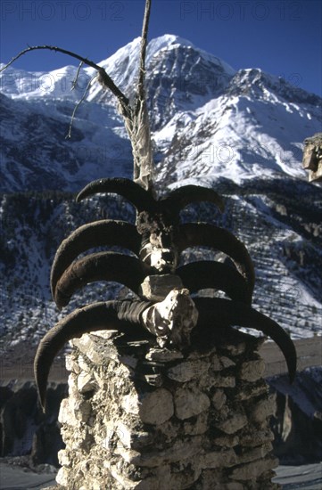 Stupa Bon-Po, village de Tengi, au Népal