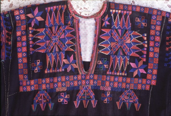 Palestinian costume, Dress yoke