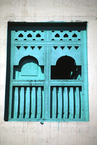 Fenêtre sculptée (mirbat) à Dhofar, dans le Sultanat d'Oman