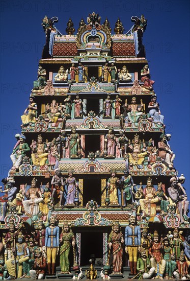 Sri Mariamman Temple tower Singapore