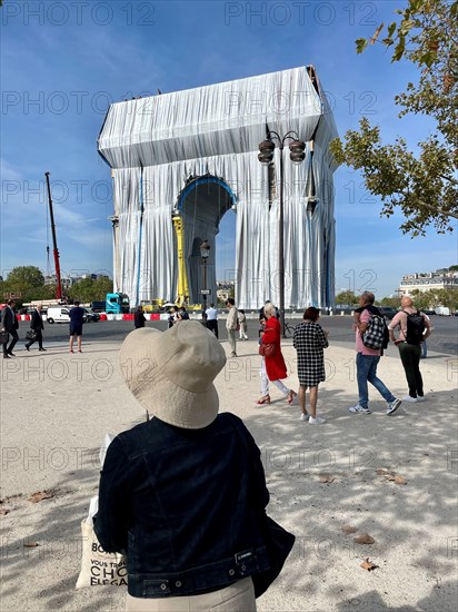 Emballage de l'Arc de Triomphe de l'Etoile par Christo