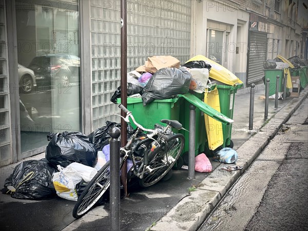 Poubelles à Paris (mars 2023)