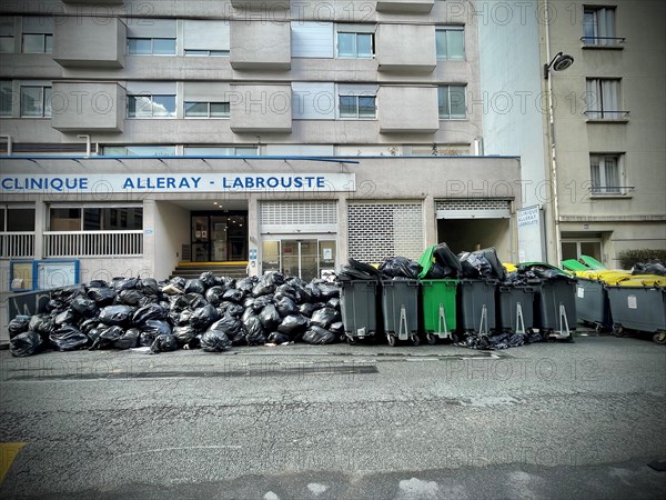 Poubelles à Paris (mars 2023)