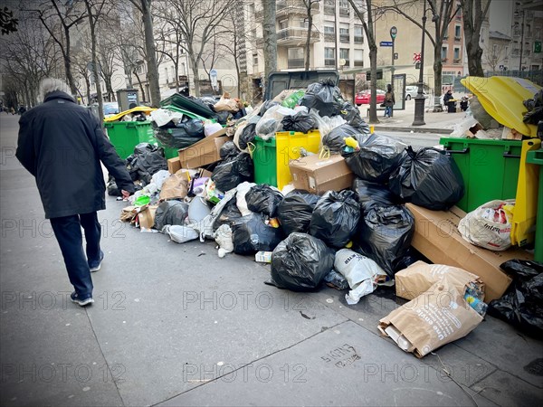 Poubelles à Paris (mars 2023)