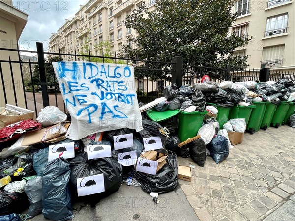 Poubelles à Paris (mars 2023)