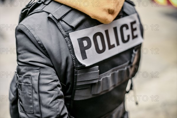 Policier en intervention, décembre 2020