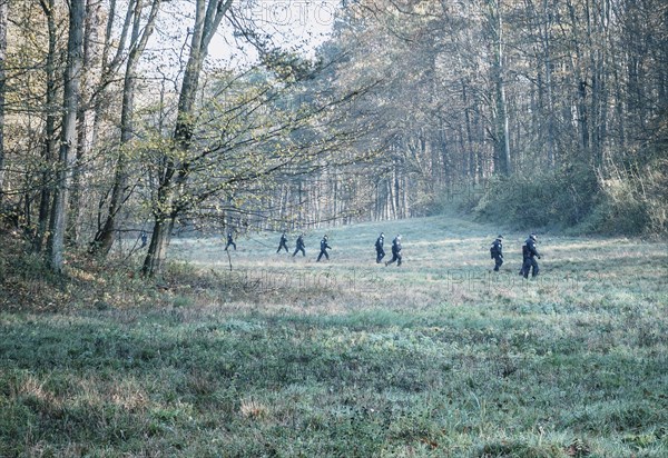 Policiers en battue, novembre 2020