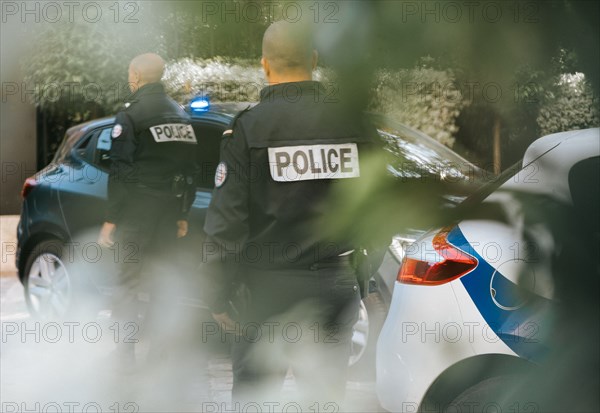 Policiers en intervention