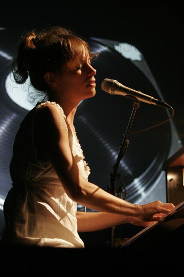 Emily Loizeau, 2006