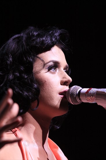 Katy Perry, 2009