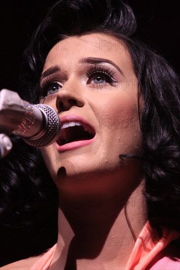 Katy Perry, 2009