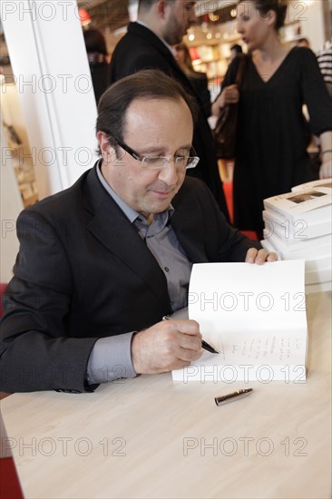 François Hollande, 2010