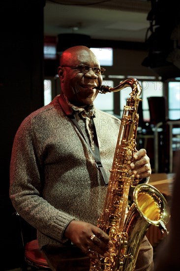 Manu Dibango en répétition, 2011