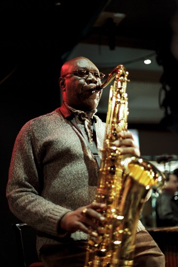 Manu Dibango en répétition, 2011