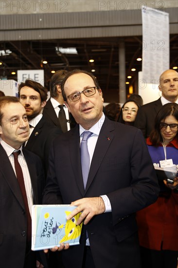 François Hollande au Salon du livre de Paris 2015