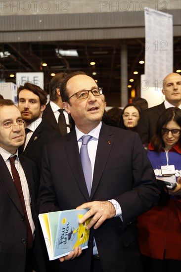 François Hollande au Salon du livre de Paris 2015